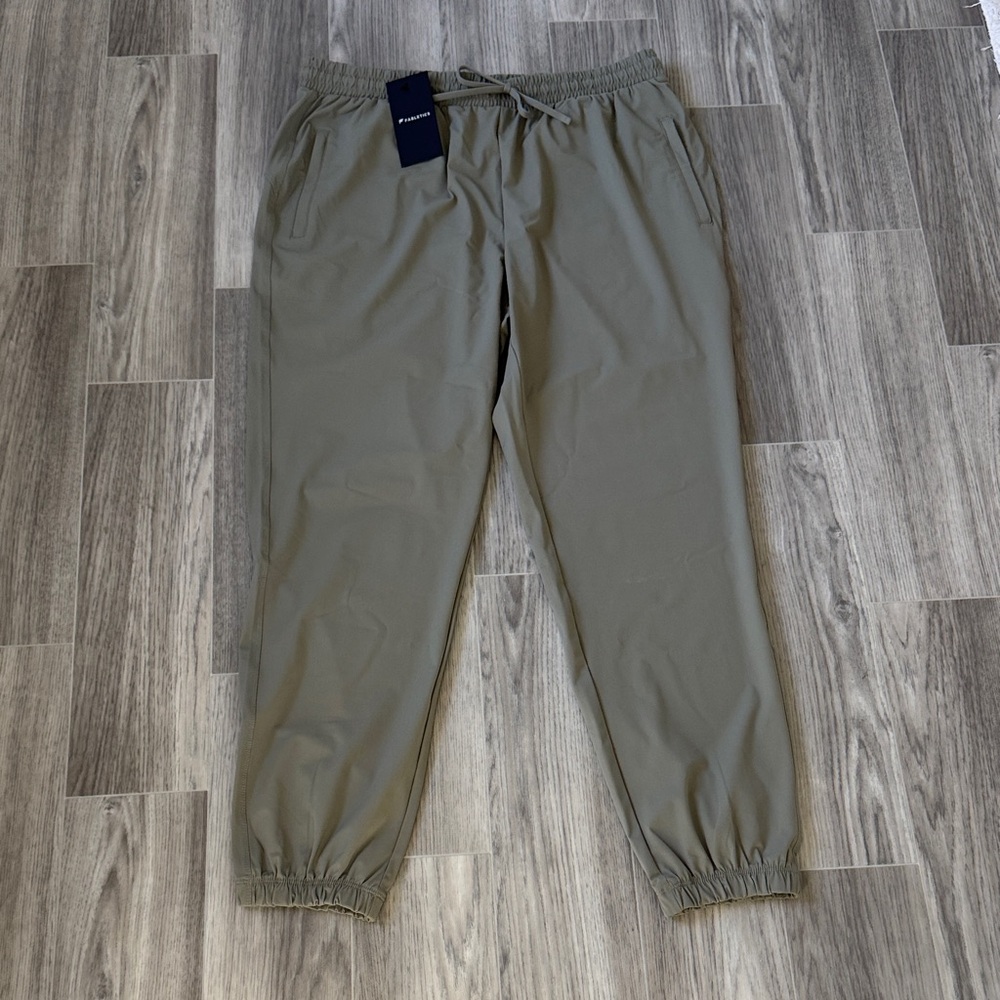 Woman’s Olive Jogger Pants